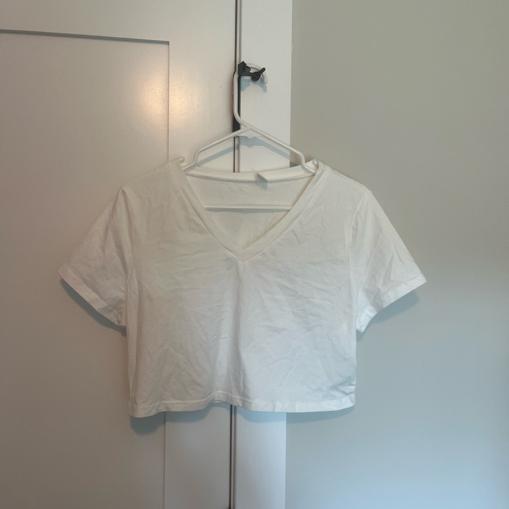 SHEIN Classic White V-Neck Crop Top